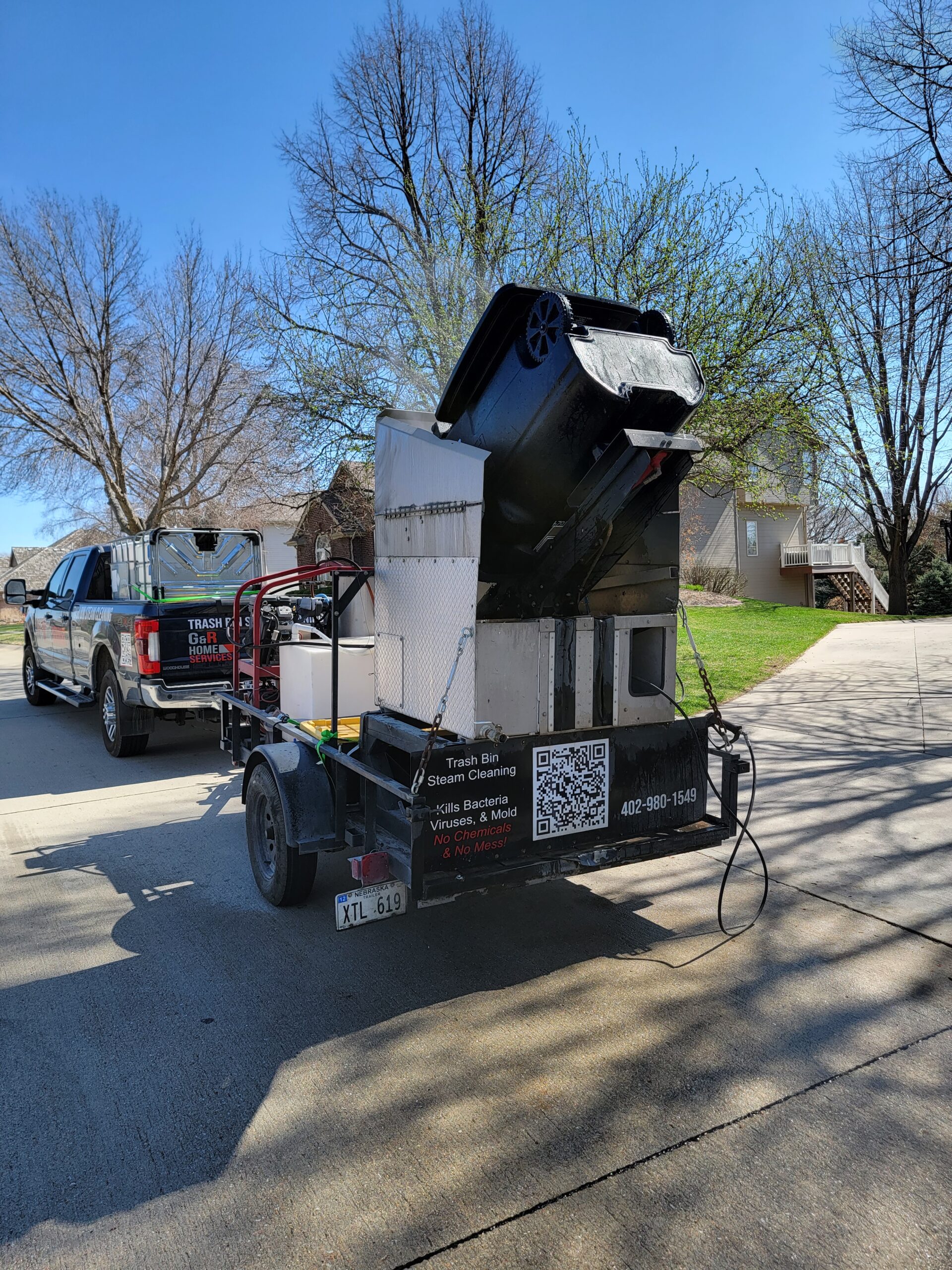Residential-Curbside-Trash-Can-Steam-Cleaning-2